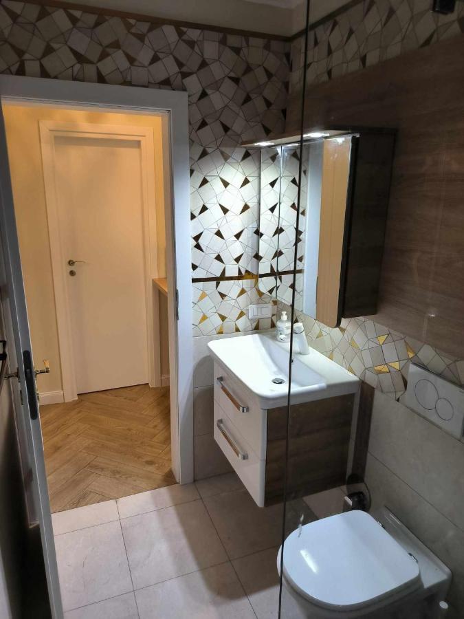 Ferienwohnung Luxury Airport Retreat Cluj-Napoca Exterior foto